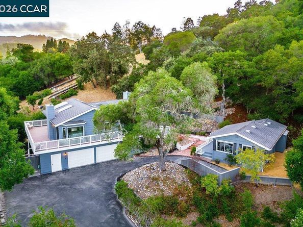 9 Valley Court, Orinda CA 94563