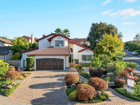 100 Opal Ct, Hercules CA 94547