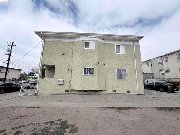 890 31St St, Oakland CA 94608