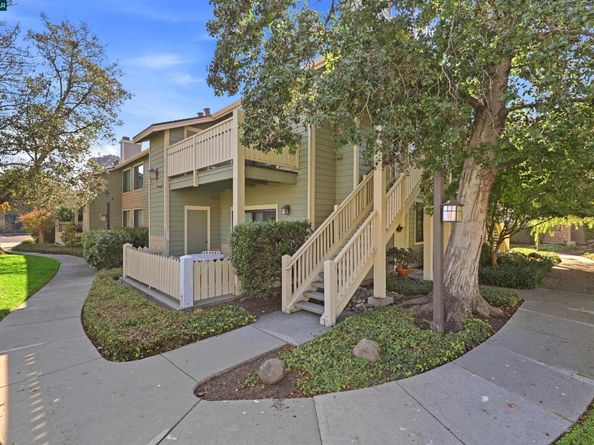 228 Lakeshore Court, Richmond CA 94804