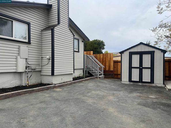 4552 Blum Road, Martinez CA 94553