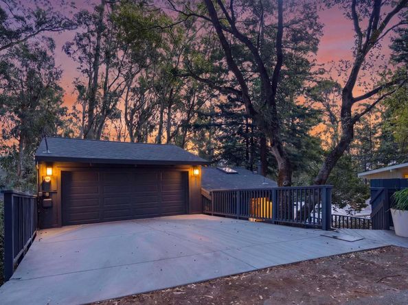 7099 Pinehaven Road, Oakland CA 94611