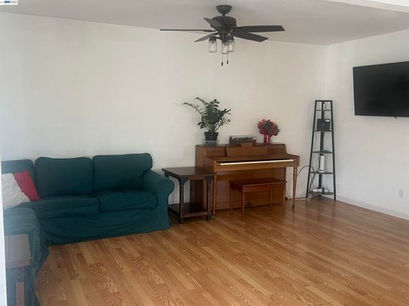 229 Lake Ave, Rodeo CA 94572