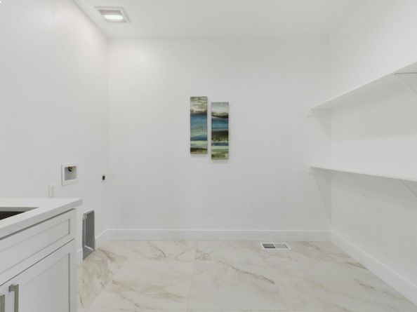 492-494 Sunset Blvd, Hayward CA 94541