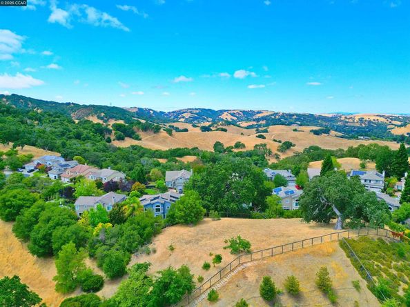 1239 Sunrise Ridge Dr, Lafayette CA 94549