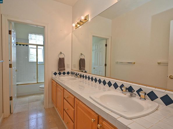 1239 Sunrise Ridge Dr, Lafayette CA 94549