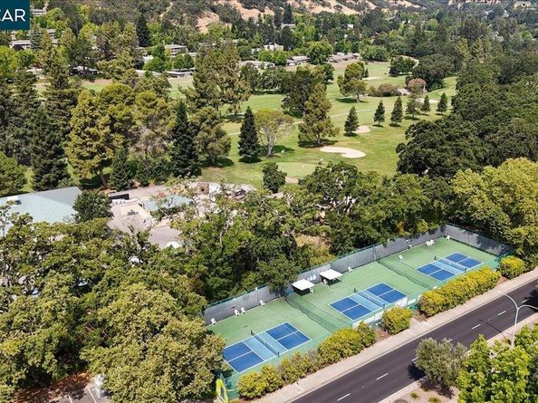 1256 Skycrest Dr 6, Walnut Creek CA 94595