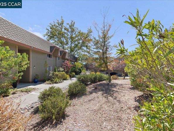 1256 Skycrest Dr 6, Walnut Creek CA 94595