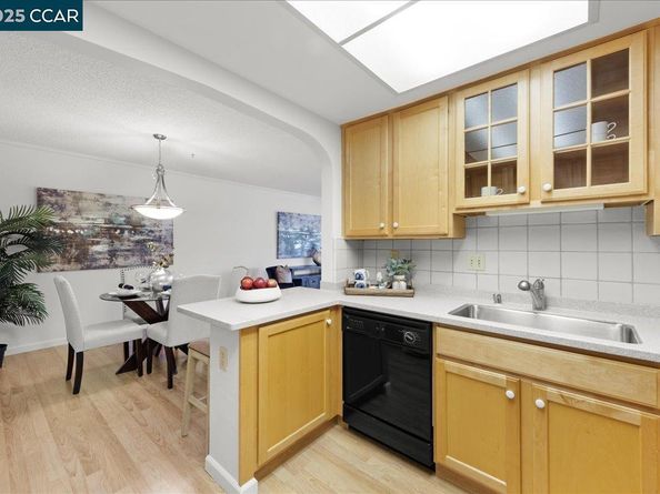 1256 Skycrest Dr 6, Walnut Creek CA 94595