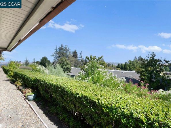 1256 Skycrest Dr 6, Walnut Creek CA 94595