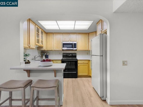 1256 Skycrest Dr 6, Walnut Creek CA 94595