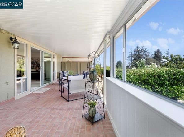 1256 Skycrest Dr 6, Walnut Creek CA 94595