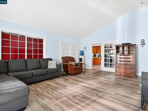 2312 Granada Ct, Pinole CA 94564