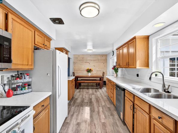 2312 Granada Ct, Pinole CA 94564