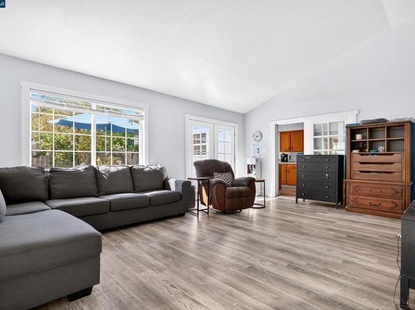 2312 Granada Ct, Pinole CA 94564