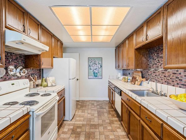 2742 East Ct, Richmond CA 94806