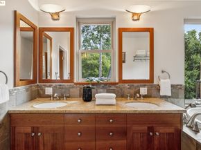 1297 Sunnyhills Rd, Oakland CA 94610