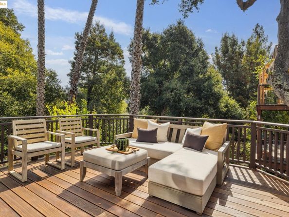 1297 Sunnyhills Rd, Oakland CA 94610