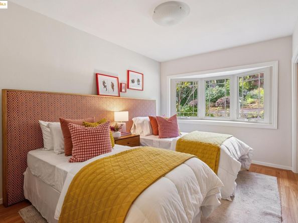 1297 Sunnyhills Rd, Oakland CA 94610