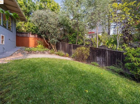 1297 Sunnyhills Rd, Oakland CA 94610