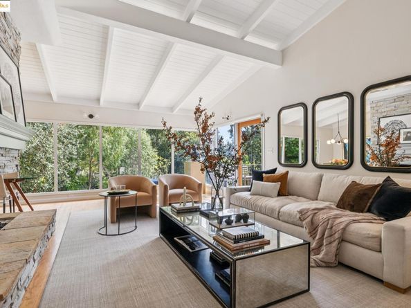 1297 Sunnyhills Rd, Oakland CA 94610