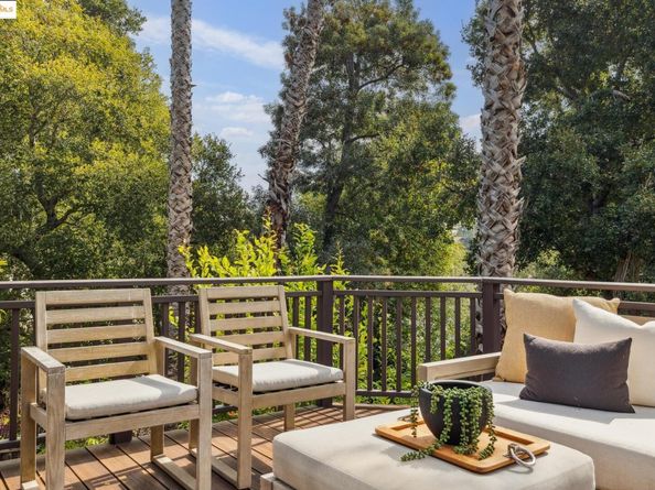 1297 Sunnyhills Rd, Oakland CA 94610