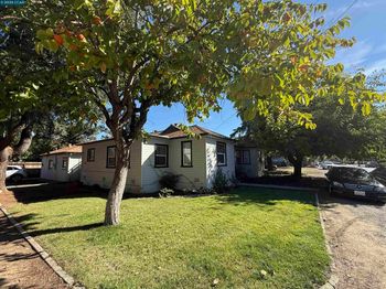 1848 Parkside Dr