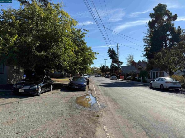 1848 Parkside Dr, Concord CA 94519