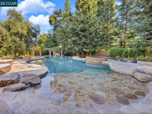 104 Muir Ln, Alamo CA 94507