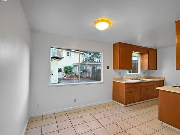 821 Coburn Ct, San Leandro CA 94578