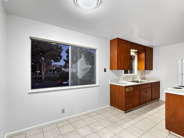 821 Coburn Ct, San Leandro CA 94578