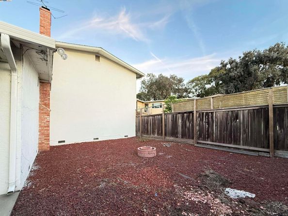 821 Coburn Ct, San Leandro CA 94578