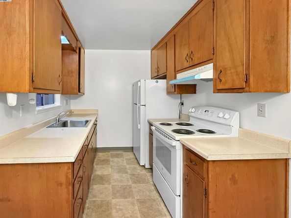 821 Coburn Ct, San Leandro CA 94578