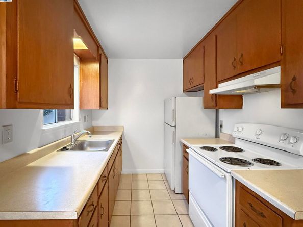 821 Coburn Ct, San Leandro CA 94578