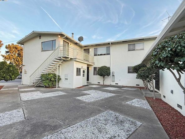 821 Coburn Ct, San Leandro CA 94578