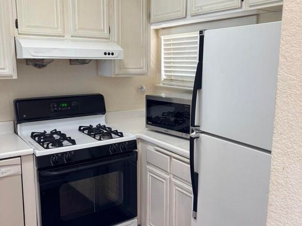 388 Mill Rd, Martinez CA 94553