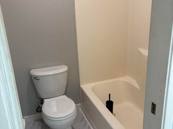 388 Mill Rd, Martinez CA 94553