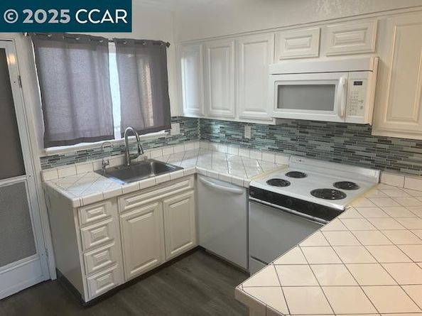 1851 Harrison St 15, Concord CA 94520