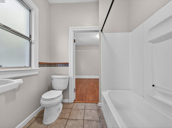 1922 Woolsey St, Berkeley CA 94703