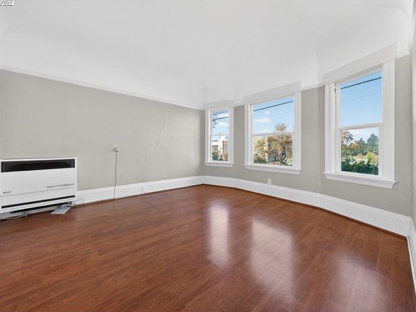 1922 Woolsey St, Berkeley CA 94703