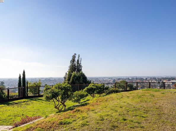 2567 Humboldt, San Leandro CA 94577