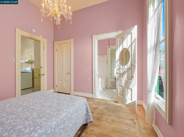 2154 Encinal Ave, Alameda CA 94501