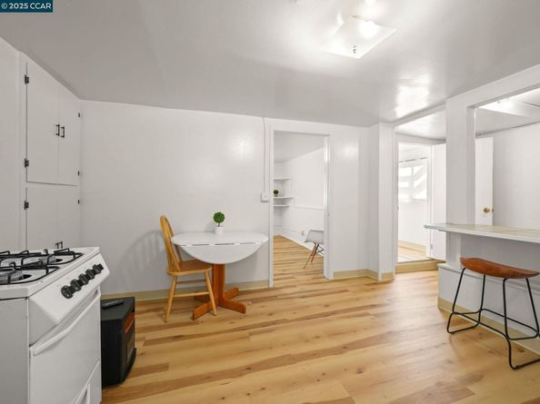 2154 Encinal Ave, Alameda CA 94501