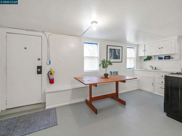 2154 Encinal Ave, Alameda CA 94501