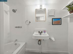 2154 Encinal Ave, Alameda CA 94501