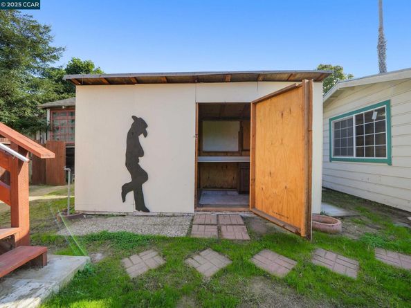 2154 Encinal Ave, Alameda CA 94501