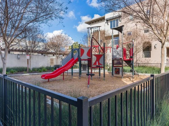 5399 Iron Horse Pkwy, Dublin CA 94568