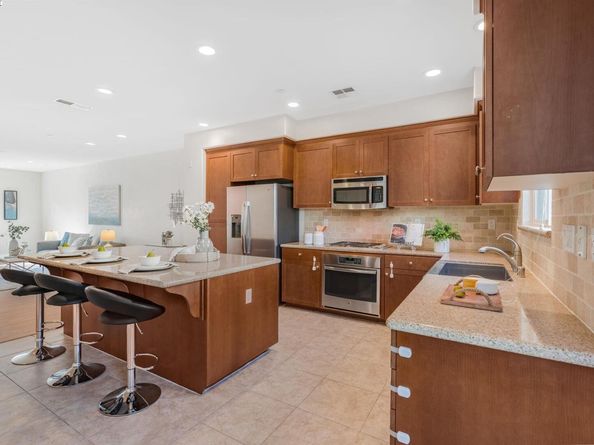 5399 Iron Horse Pkwy, Dublin CA 94568