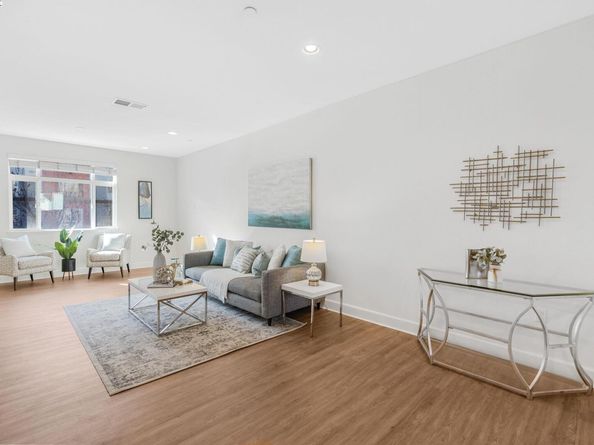 5399 Iron Horse Pkwy, Dublin CA 94568