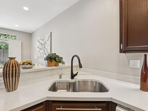 11 Bonny Doone, Hercules CA 94547